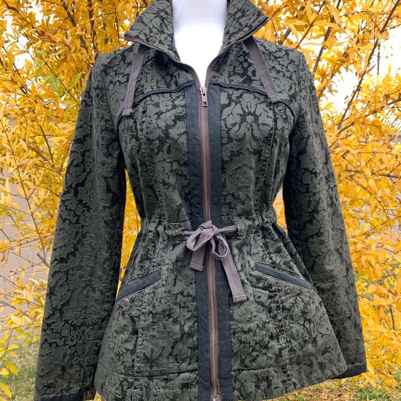 Ladies jacket - Picture 3 of 5